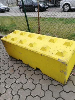 Zastávky a hrazení