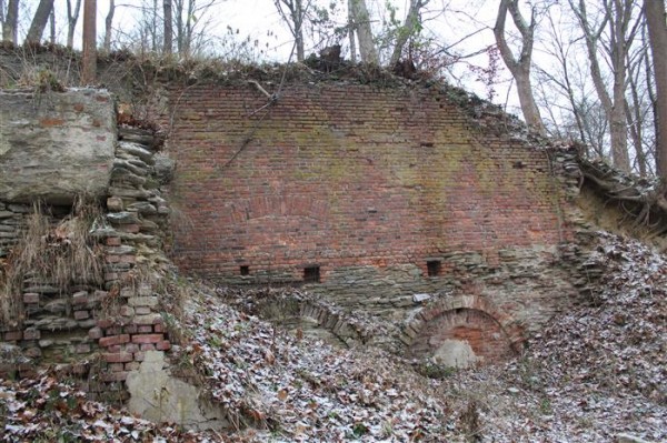 Zbytky zdiva dokládající nejstarší část města