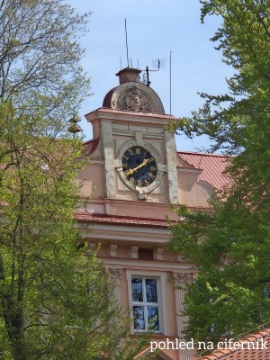 Projekt opravy a zprovoznění věžních hodin na ZŠ Kamenné v Aši