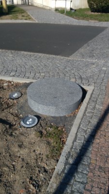 Osazení soch u kostela sv. Mikuláše