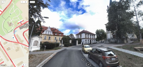 Osazení soch u kostela sv. Mikuláše